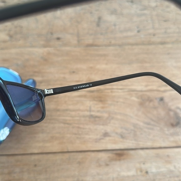 ICU Eyewear Sunglasses Readers. 1.75 strength plus Draper James case - Picture 6 of 9